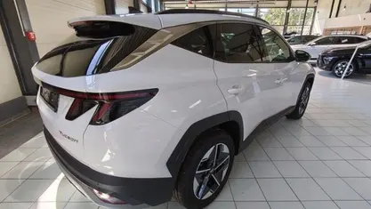 Weiss Neu 2025 Hyundai Tucson Trend SUV | 33.490 € (Guter Preis)