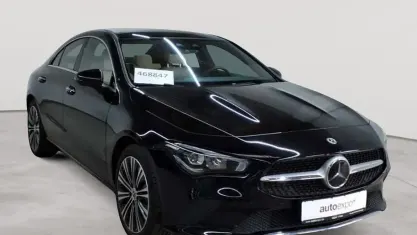 Gebraucht Mercedes CLA200 Progressive 163 PS (119 kW) 2023 Kosmosschwarz metallic Coupé