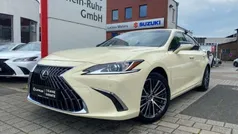 Schwarz Neu 2024 Lexus ES300H Business Edition Limousine | 52.900 €