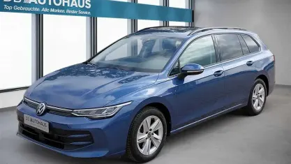 Gebraucht VW Golf VIII Life 150 PS (110 kW) 2025 Blau Kombi