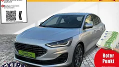 Moondust silver metallic Gebraucht 2024 Ford Focus Titanium Limousine | 24.990 € (Guter Preis)