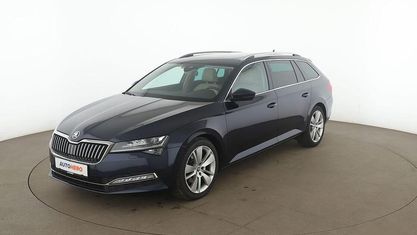 Używany Skoda Superb Premium Edition 190 KM (139 kW) 2021 Niebieski Kombi