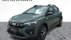 Safarigrüngrau (grau) Gebraucht 2024 Dacia Sandero Expression Kleinwagen | 17.488 € (Fairer Preis)