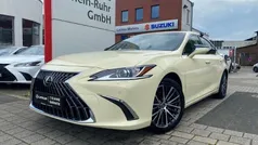Schwarz Neu 2024 Lexus ES300H Business Edition Limousine | 52.900 €