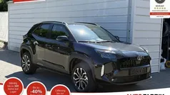 Mysticschwarz mica Neu 2025 Toyota Yaris Hybrid Style Limousine | 27.090 € (Fairer Preis)