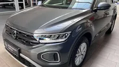 Indiumgrau metallic Gebraucht 2024 VW T-Roc Life SUV | 23.990 € (Fairer Preis)