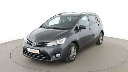 Gebraucht Toyota Verso Comfort 147 PS (108 kW) 2015 Grau Van / Kleinbus