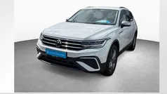Pure white Gebraucht 2024 VW Tiguan Allspace Life SUV | 37.990 € (Guter Preis)