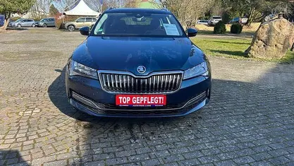 Gebraucht Skoda Superb Style 190 PS (139 kW) 2022 Modra lava/lava blau Kombi