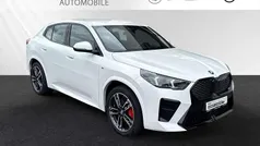 Alpinweiss Gebraucht 2024 BMW iX2 M Sport SUV | 45.888 € (Fairer Preis)