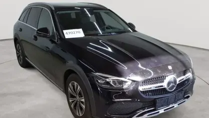Gebraucht Mercedes C220 Avantgarde 200 PS (147 kW) 2023 Obsidianschwarz metallic Kombi
