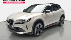 Beige Gebraucht 2024 Alfa Romeo Junior Edizione Speciale SUV | 37.990 € (Guter Preis)