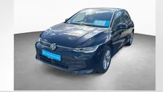 Grenadillschwarz metallic Gebraucht 2024 VW Golf VIII Life Limousine | 27.990 € (Fairer Preis)