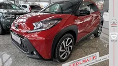 Chili red / night sky black Gebraucht 2024 Toyota Aygo Team Kleinwagen | 17.140 € (Fairer Preis)