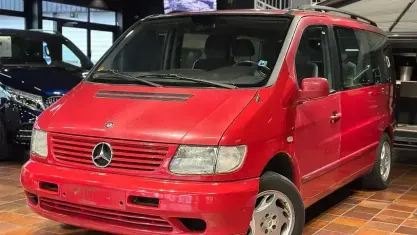 Gebraucht Mercedes V220 122 PS (89 kW) 2000 Piemontrot Van / Kleinbus