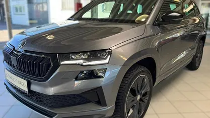 Usata Skoda Karoq SportLine 190 CV (139 kW) 2023 Grigio SUV