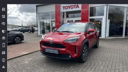 Gebraucht Toyota Yaris Cross Team 116 PS (85 kW) 2022 Karminarotmetallic SUV
