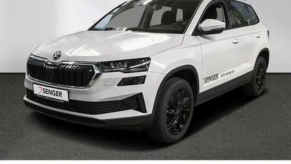 Moon weiss perleffekt Gebraucht 2025 Skoda Karoq Selection SUV | 35.490 € (Fairer Preis)