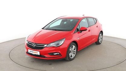 Używany Opel Astra Active 125 KM (91 kW) 2016 Czerwony Sedan/Limuzyna