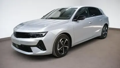 Usado Opel Astra 131 HP (96 kW) 2024 Branco Sedan