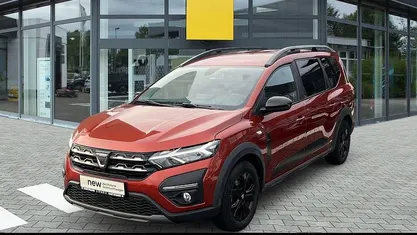 Braun Gebraucht 2022 Dacia Jogger Extreme Van / Kleinbus | 17.990 € (Fairer Preis)