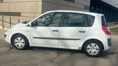 Weiß Gebraucht 2009 Renault Scénic II Avantage Van / Kleinbus | 2.499 € (Guter Preis)