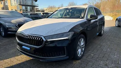Gebraucht 2025 Skoda Superb Selection Kombi | 42.430 € (Guter Preis)