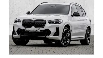 Gebraucht BMW iX3 M Sport 264 kW (360 PS) 2023 Weiß SUV