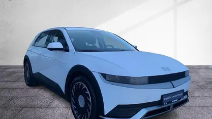 Atlas white / sol Gebraucht 2024 Hyundai Ioniq 5 Dynamiq SUV | 31.229 € (Guter Preis)