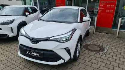 Gebraucht Toyota C-HR Basis 122 PS (89 kW) 2023 Weiß SUV