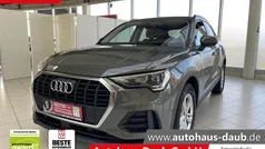 Chronosgrau metallic Gebraucht 2023 Audi Q3 Business SUV | 32.980 € (Guter Preis)