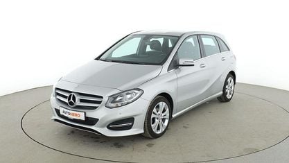 Używany Mercedes B180 Urban 122 KM (89 kW) 2015 Srebrny Minivan