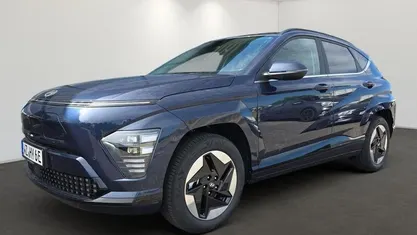 Gebraucht Hyundai Kona Trend 114 kW (156 PS) 2024 Purple (sailing blue / mic) SUV