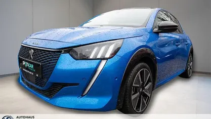 Blau Gebraucht 2021 Peugeot e-208 GT Kleinwagen | 17.485 € (Fairer Preis)