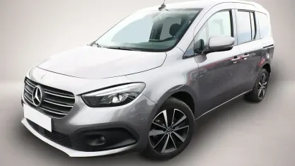 Gebraucht Mercedes T180 Progressive 131 PS (96 kW) 2023 Grau Van / Kleinbus