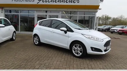 Gebraucht Ford Fiesta 101 PS (74 kW) 2015 Weiss Kleinwagen