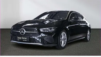 Gebraucht Mercedes CLA180 Shooting Brake 136 PS (100 kW) 2024 Schwarz Kombi