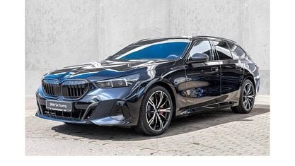 Neu BMW 540 Performance 303 PS (222 kW) 2026 Schwarz Kombi