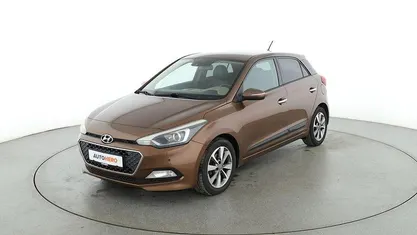 Gebraucht Hyundai i20 Style 90 PS (66 kW) 2015 Braun Limousine