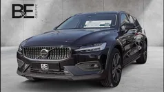 Onyx schwarz Gebraucht 2024 Volvo V60 CC Plus Kombi | 45.450 € (Guter Preis)
