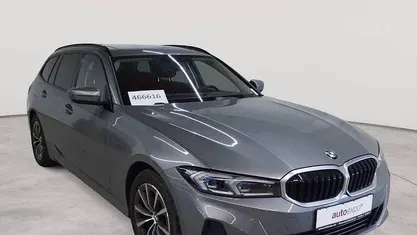 Gebraucht BMW 320 Sport Line 190 PS (139 kW) 2022 Skyscraper grau metallic Kombi