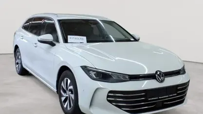 Gebraucht VW Passat Business 150 PS (110 kW) 2024 Pure white Kombi
