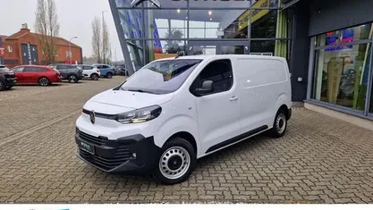 Icy weiss Gebraucht 2024 Citroën Jumpy Van / Kleinbus | 24.440 € (Fairer Preis)