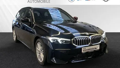 Saphirschwarz metallic Gebraucht 2024 BMW 330 M Sport Kombi | 38.345 € (Superpreis)