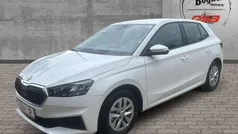 Weiß Gebraucht 2023 Skoda Fabia Ambition Limousine | 17.990 € (Guter Preis)