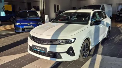 Lack weiss banquise/typ aussenverkleidung spiegel flach standard Gebraucht 2024 Opel Astra Kombi | 25.980 € (Fairer Preis)