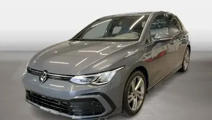 Gebraucht VW Golf VIII R-line 131 PS (96 kW) 2024 Delfingrau (metallic) Limousine
