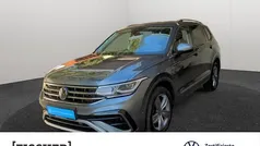 Grau Gebraucht 2022 VW Tiguan Allspace Elegance SUV | 31.876 € (Superpreis)