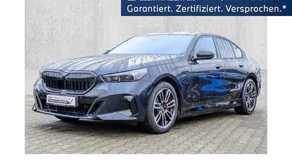 Gebraucht BMW 550e M Sport 489 PS (359 kW) 2025 Schwarz Limousine