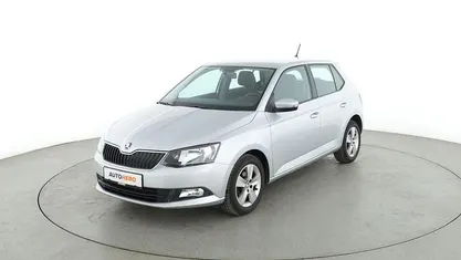 Silber Gebraucht 2015 Skoda Fabia Ambition Kleinwagen | 8.260 € (Fairer Preis)